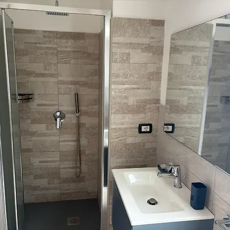 Pesce Celeste 3* 스틴티노